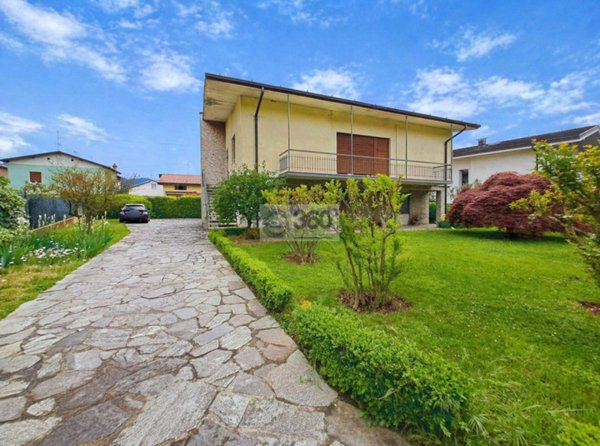 casa indipendente in vendita a Passirano in zona Camignone