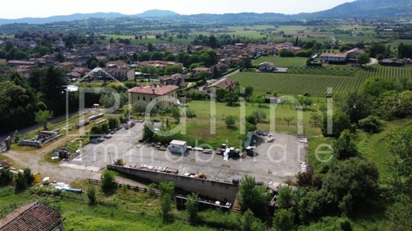 locale commerciale in vendita a Passirano in zona Monterotondo
