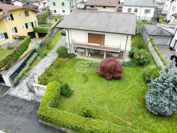casa indipendente in vendita a Passirano in zona Camignone