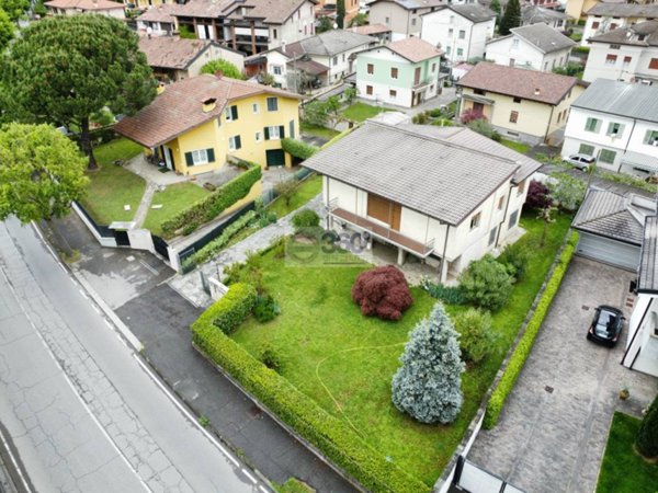 casa indipendente in vendita a Passirano in zona Camignone