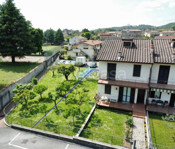 casa indipendente in vendita a Passirano
