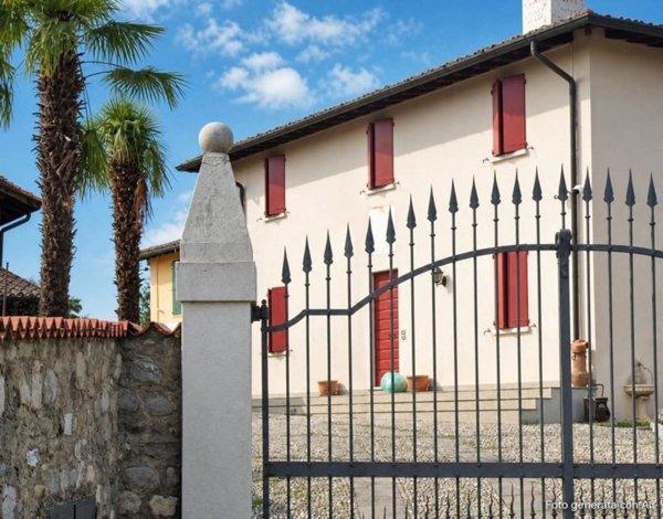 casa indipendente in vendita a Passirano in zona Camignone