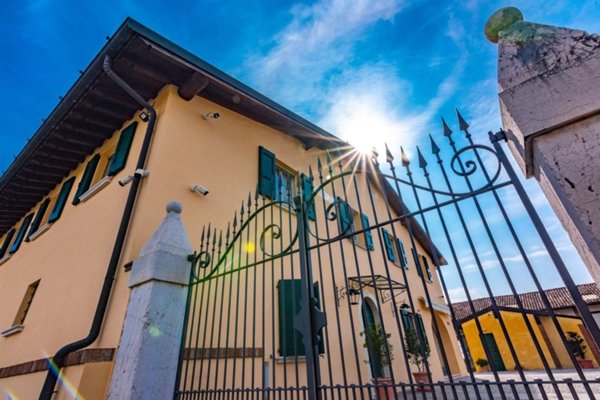 casa indipendente in vendita a Passirano in zona Camignone