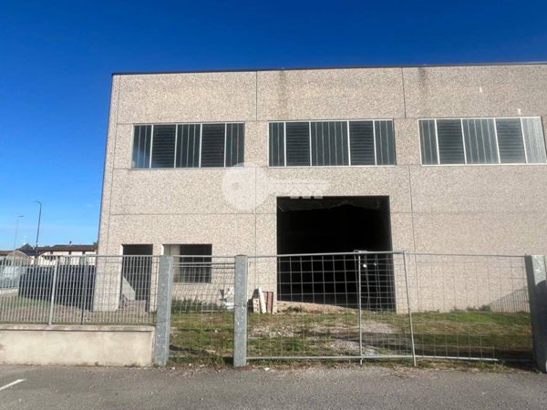 locale commerciale in vendita a Pavone del Mella