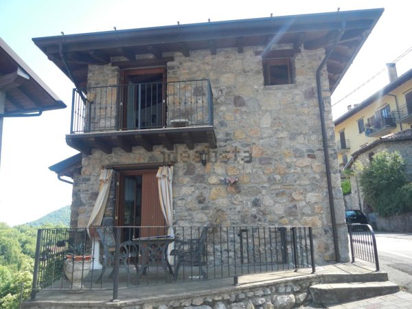 appartamento in vendita a Pertica Alta