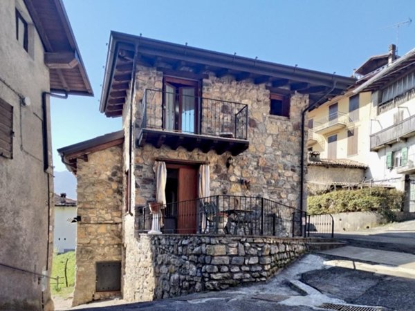 casa indipendente in vendita a Pertica Alta