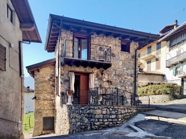 casa indipendente in vendita a Pertica Alta