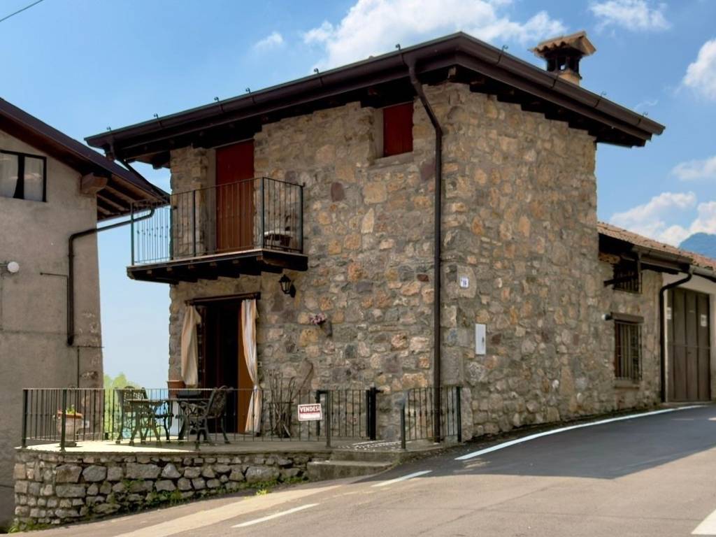casa indipendente in vendita a Pertica Alta in zona Belprato
