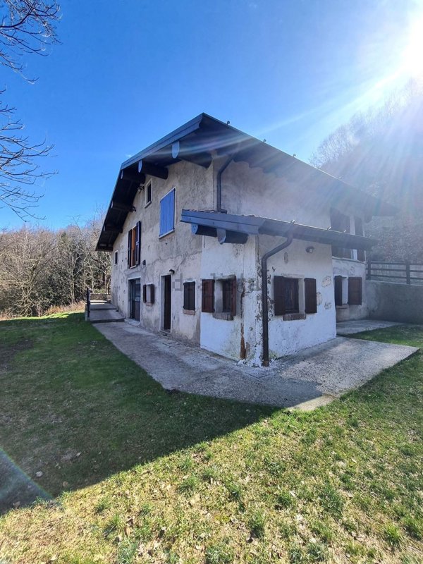 casa indipendente in vendita a Pertica Bassa in zona Avenone