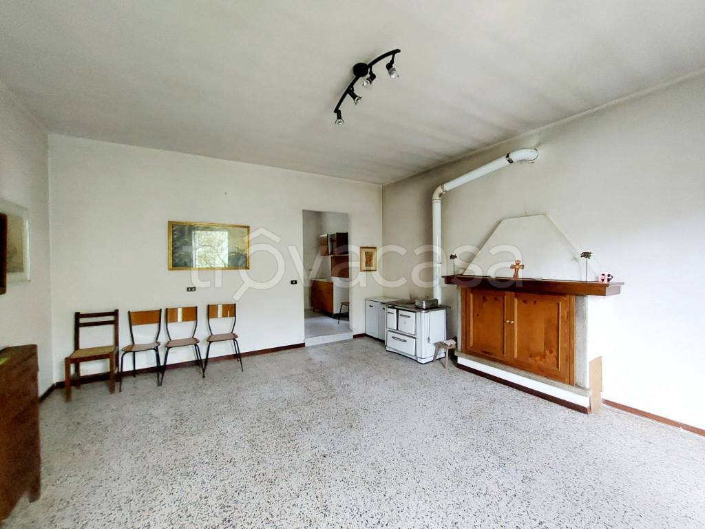 casa indipendente in vendita a Pertica Bassa in zona Levrange