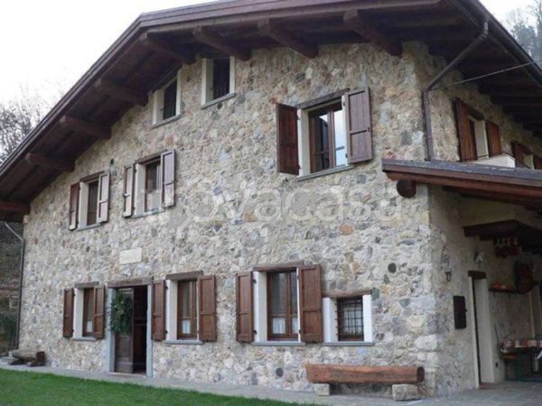casa indipendente in vendita a Pertica Bassa in zona Avenone