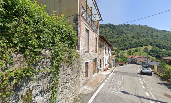 casa indipendente in vendita a Pezzaze in zona Pezzazole