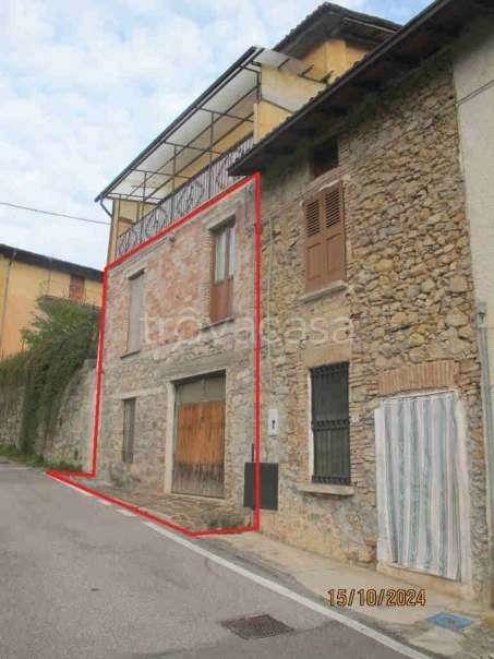 casa indipendente in vendita a Pezzaze in zona Pezzazole