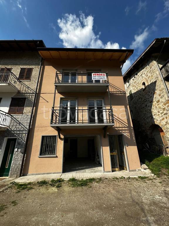 casa indipendente in vendita a Pezzaze