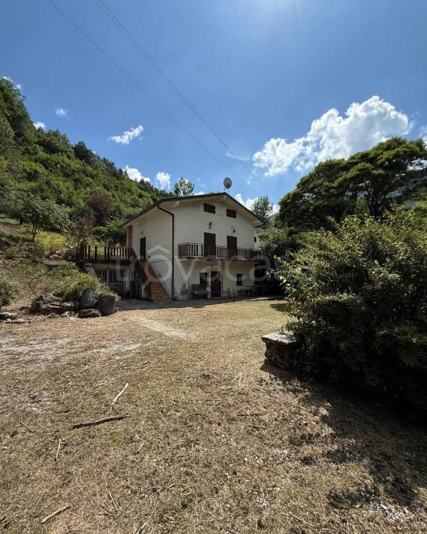 casa indipendente in vendita a Pezzaze