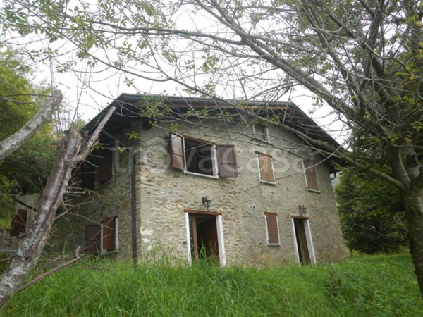 casa indipendente in vendita a Pezzaze