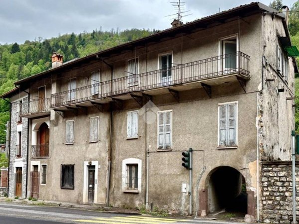 casa indipendente in vendita a Pezzaze in zona Lavone