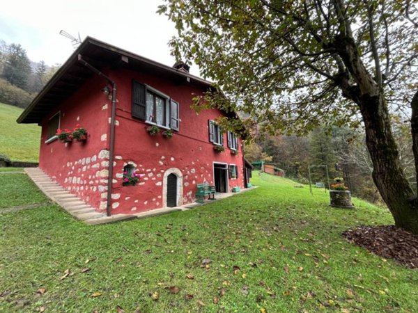 casa indipendente in vendita a Pezzaze