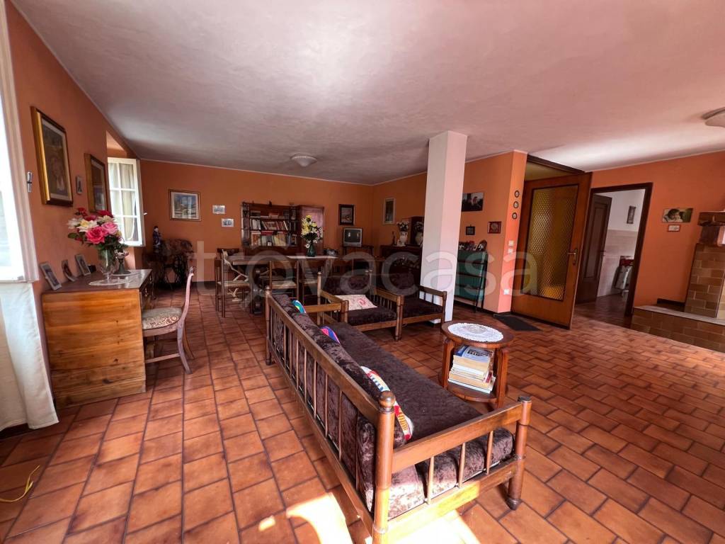 casa indipendente in vendita a Pezzaze in zona Stravignino