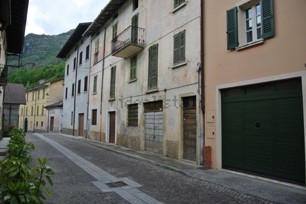 casa indipendente in vendita a Pezzaze in zona Lavone