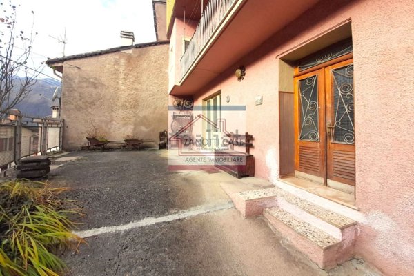 appartamento in vendita a Pezzaze in zona Pezzazole