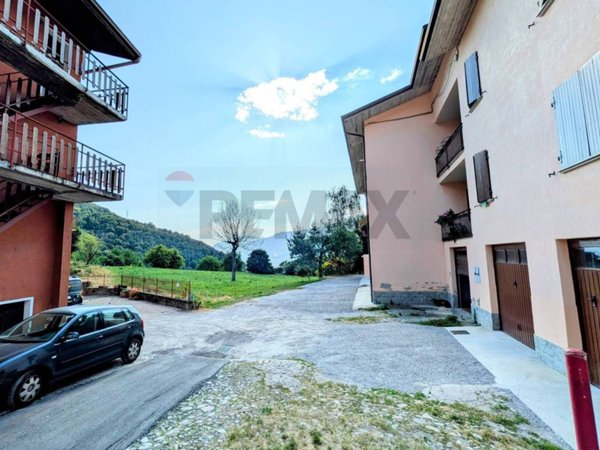 casa indipendente in vendita a Pian Camuno in zona Solato