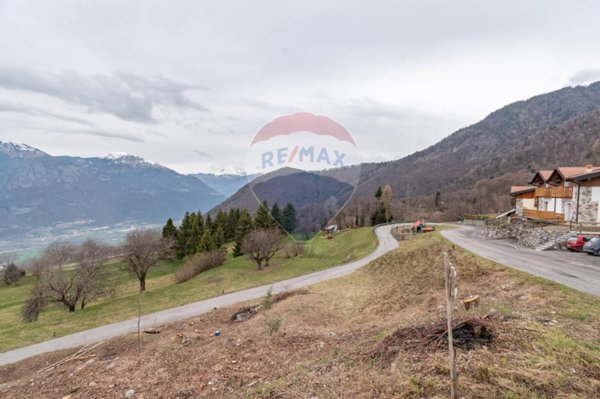 terreno edificabile in vendita a Pisogne in zona Grignaghe