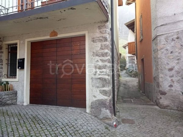appartamento in vendita a Pisogne in zona Fraine