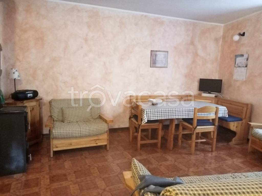 appartamento in vendita a Pisogne in zona Fraine