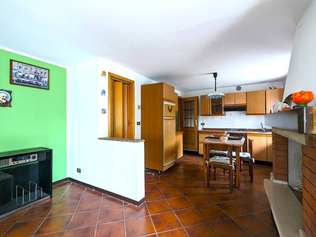 casa indipendente in vendita a Pisogne