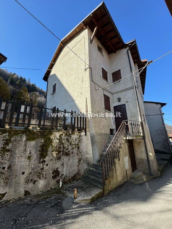 appartamento in vendita a Pisogne in zona Fraine