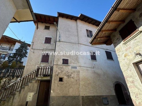 appartamento in vendita a Pisogne in zona Fraine