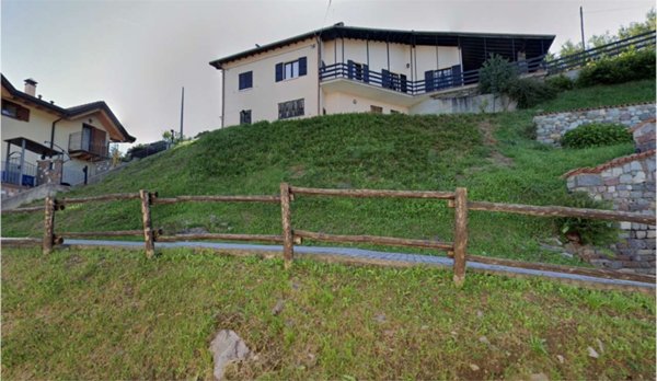 appartamento in vendita a Pisogne in zona Siniga