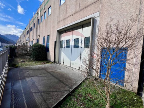 locale commerciale in vendita a Pisogne