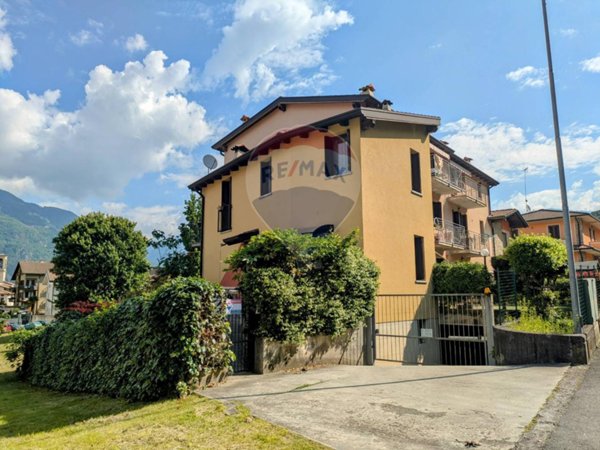 casa indipendente in vendita a Pisogne in zona Gratacasolo
