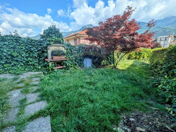 casa indipendente in vendita a Pisogne in zona Gratacasolo