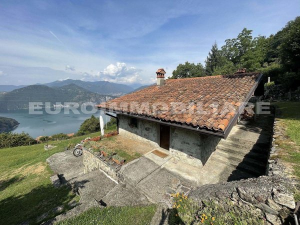 intera palazzina in vendita a Pisogne in zona Toline