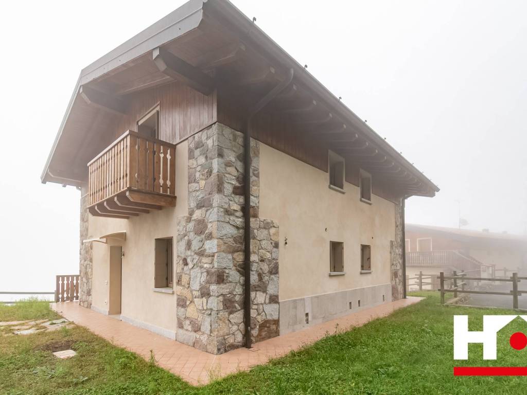 casa indipendente in vendita a Pisogne in zona Grignaghe