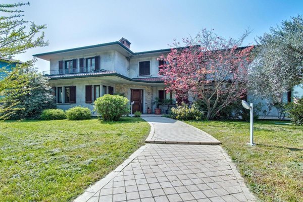 casa indipendente in vendita a Pisogne