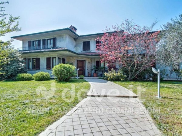 casa indipendente in vendita a Pisogne in zona Gratacasolo