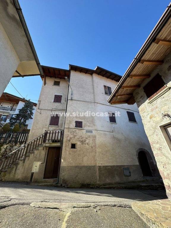 appartamento in vendita a Pisogne in zona Fraine