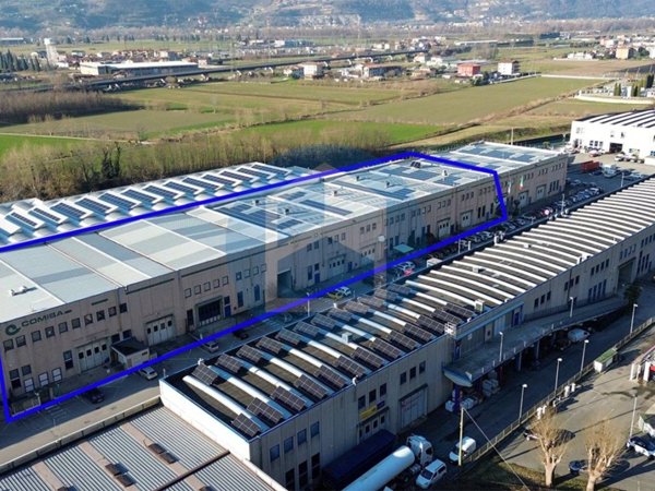 locale commerciale in vendita a Pisogne