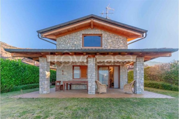 casa indipendente in vendita a Pisogne in zona Grignaghe