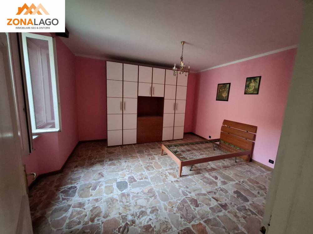 appartamento in vendita a Pisogne in zona Gratacasolo