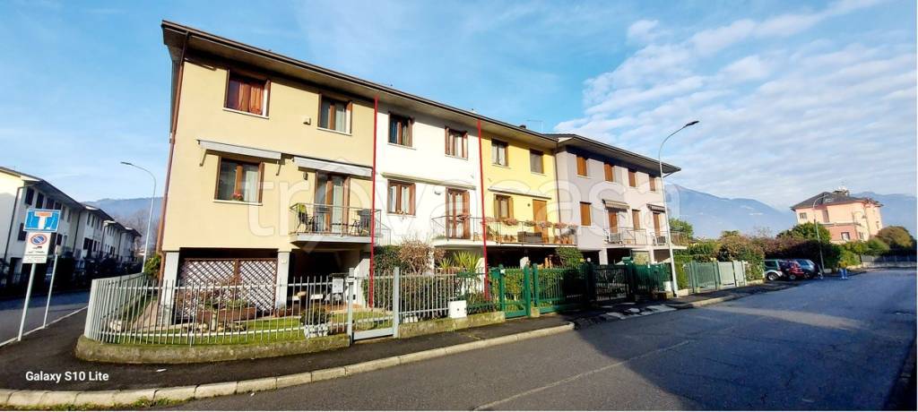 casa indipendente in vendita a Pisogne