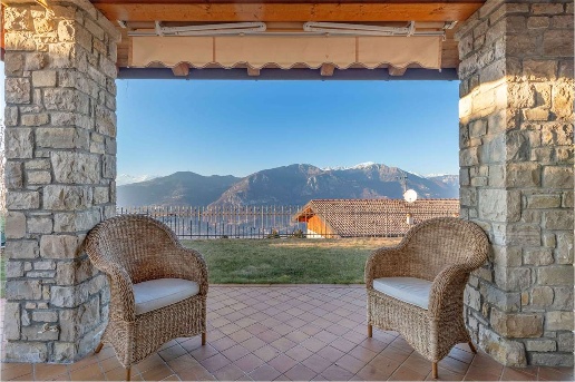 casa indipendente in vendita a Pisogne in zona Grignaghe