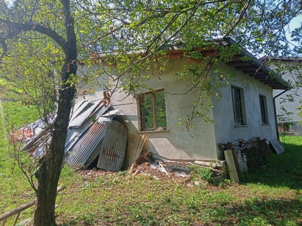 casa indipendente in vendita a Pisogne in zona Fraine