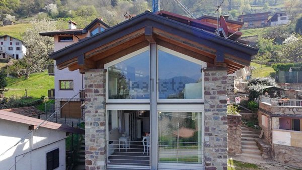 casa indipendente in vendita a Pisogne