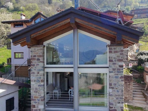 casa indipendente in vendita a Pisogne