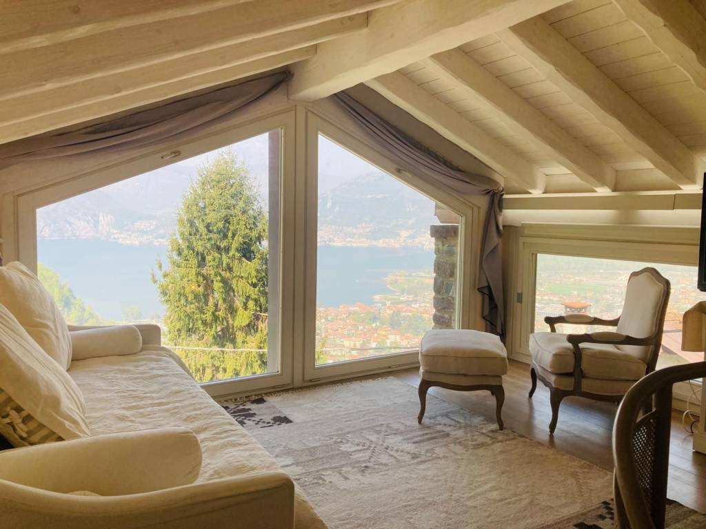 casa indipendente in vendita a Pisogne in zona Gratacasolo